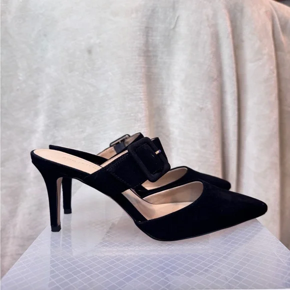 Ann Taylor Black Mules with Double Strap Design - Picture 2 of 4